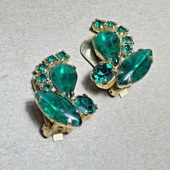 Vtg Emerald Green Rhinestone Prong Set Clip On Earrings Gold-tone - Picture 11 of 16
